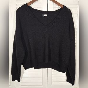 Divided H&M Black V Neck Cropped Drop Shoulder Ribbed Light Sweater Sz XL